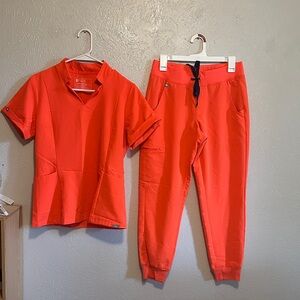 Figs Bold Fiery Coral Scrub Set S petite